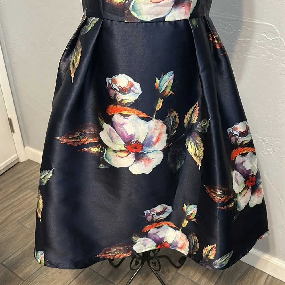 Beulah Style Floral on Navy, fit/flare occasion midi dress. Sleeveless. Size MP - Picture 3 of 12